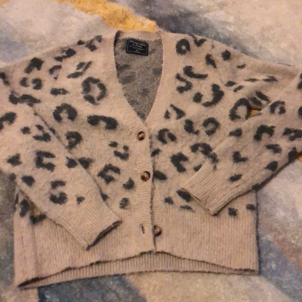 Abercrombie and Fitch xs animal print sweater